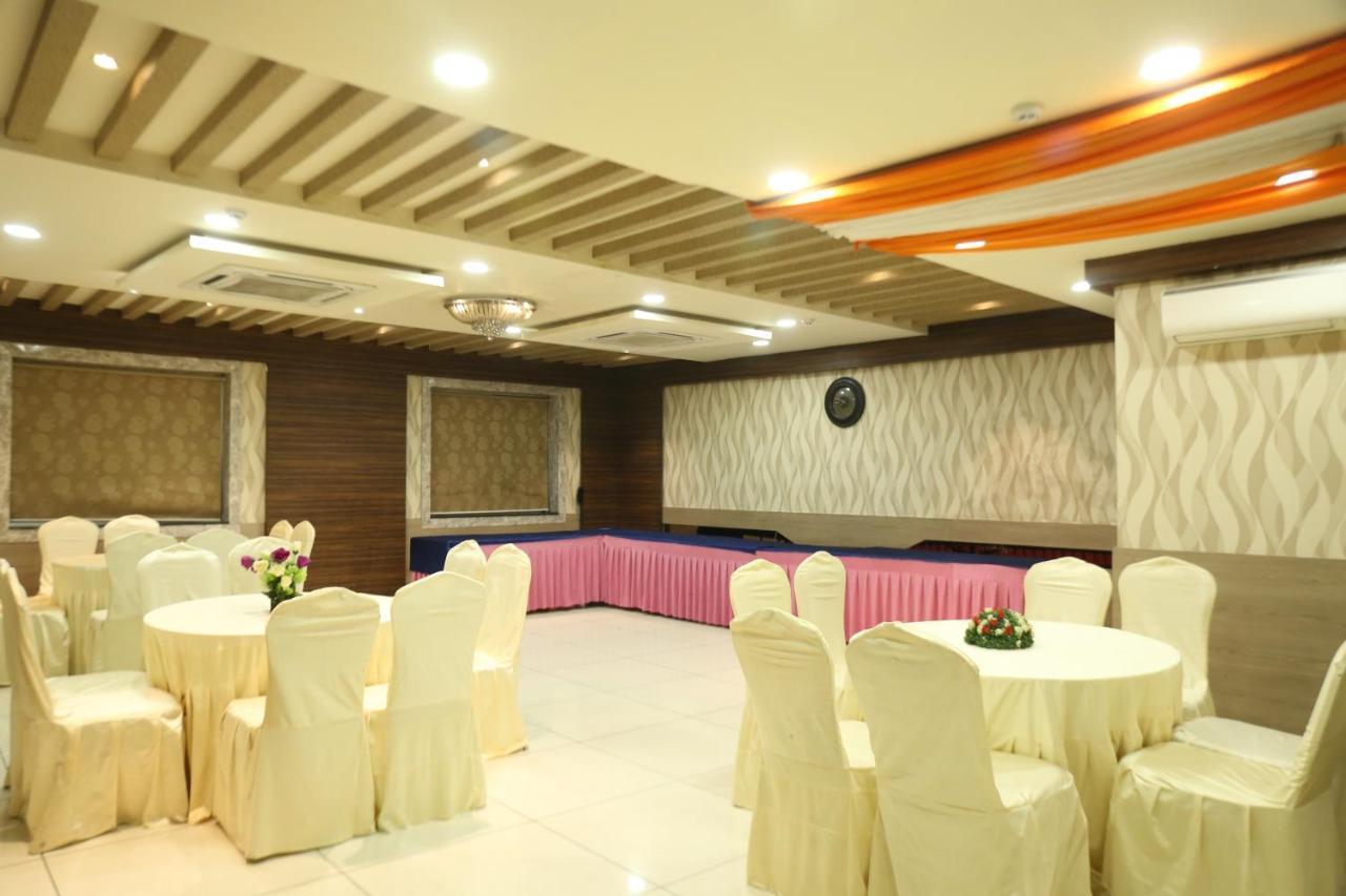 Hotel Moments Lucknow Luaran gambar